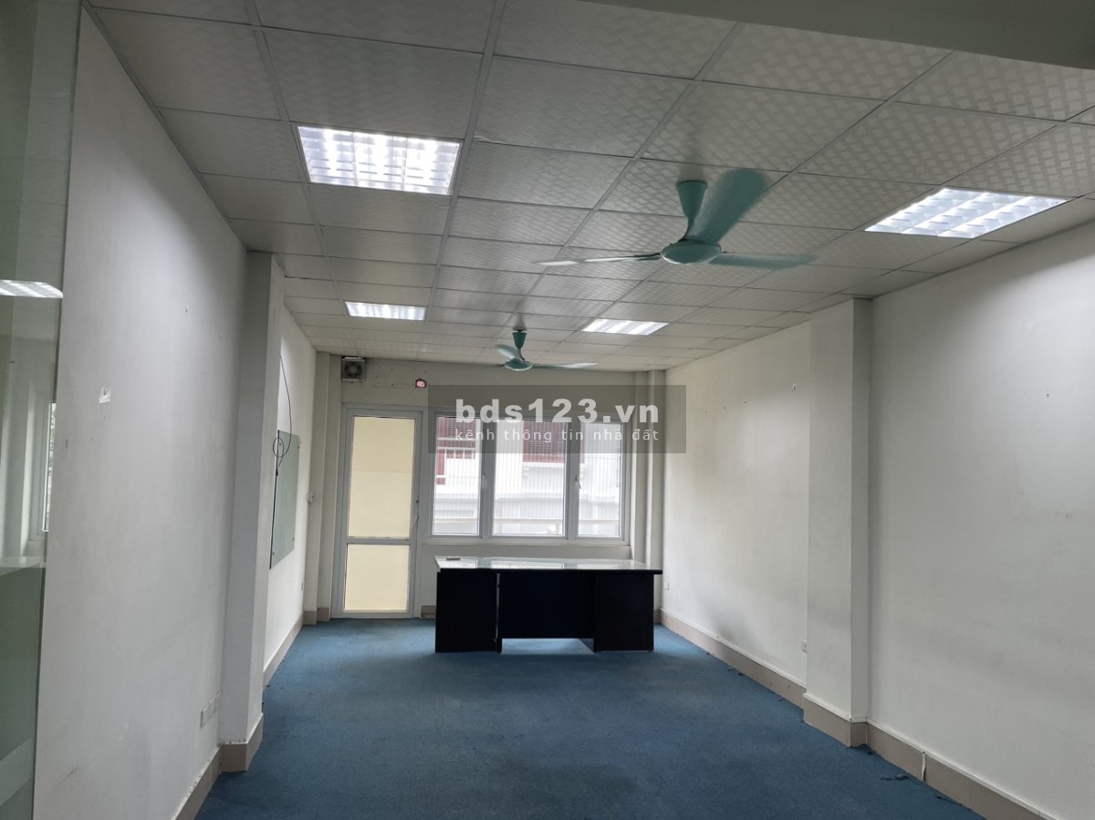 Chính chủ cho thuê mặt bằng làm văn phòng.