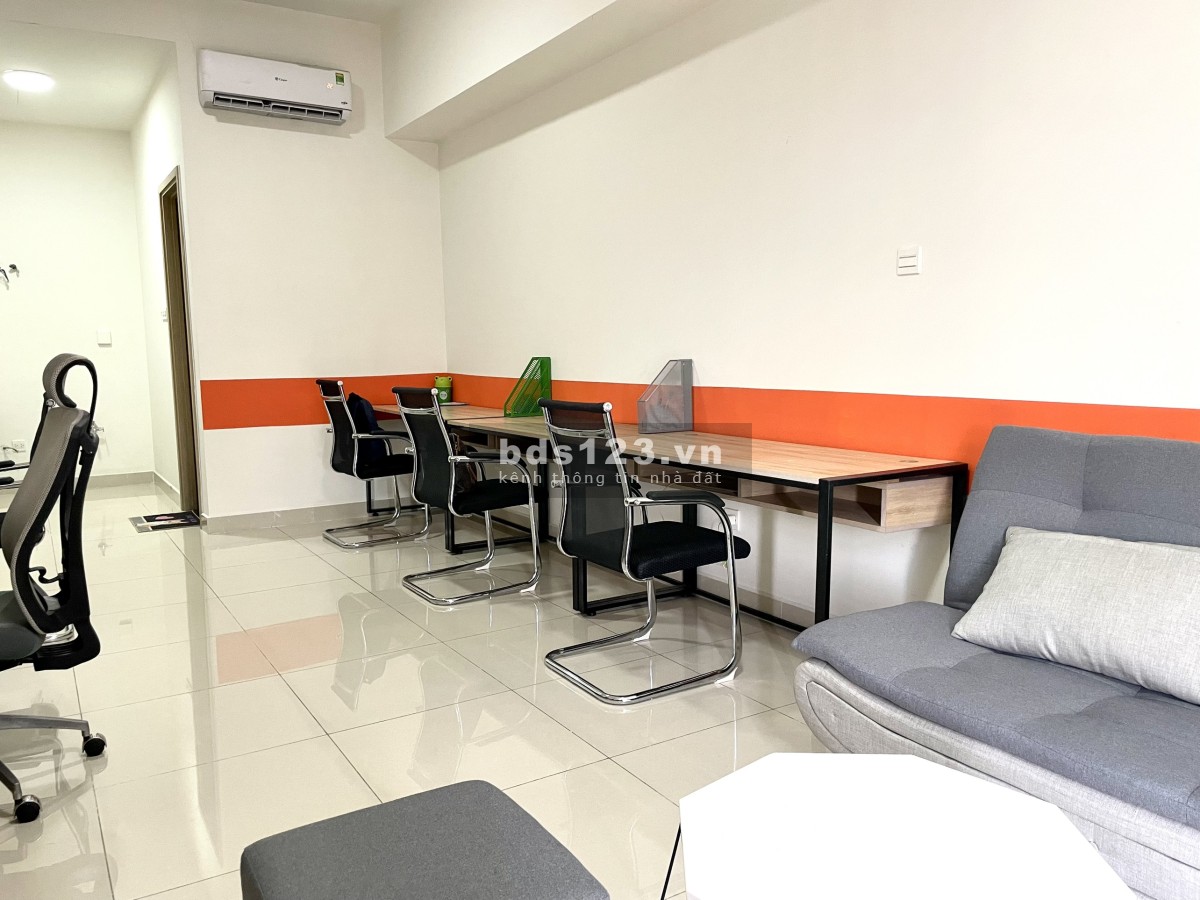 Cho thuê văn phòng đầy đủ nội thất bàn ghế + sofa - căn góc riêng biệt yên tĩnh