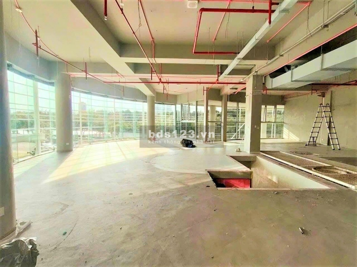 Cho thuê giùm chú căn shop bên midtown đường 15, khu Phú Mỹ Hưng Quận 7