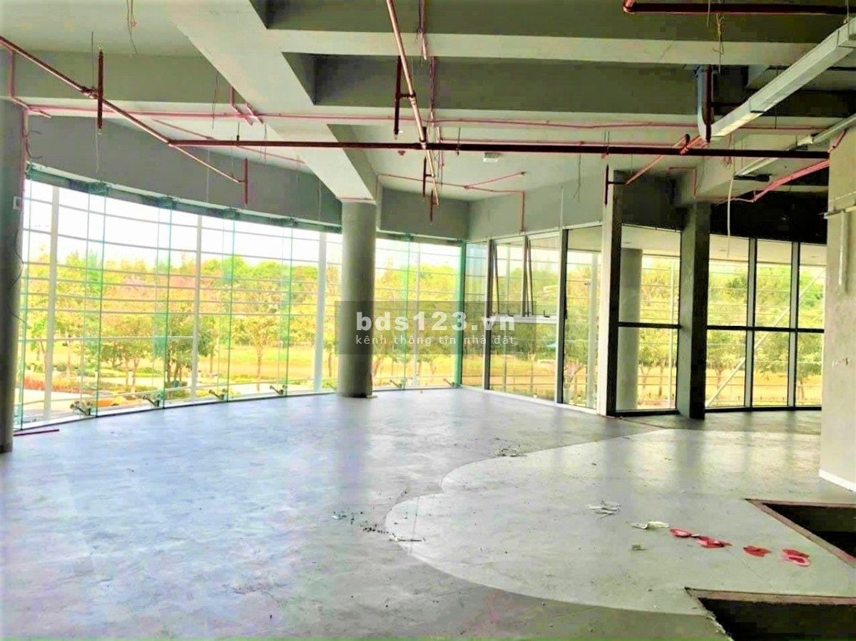 Cho thuê giùm chú căn shop bên midtown đường 15, khu Phú Mỹ Hưng Quận 7