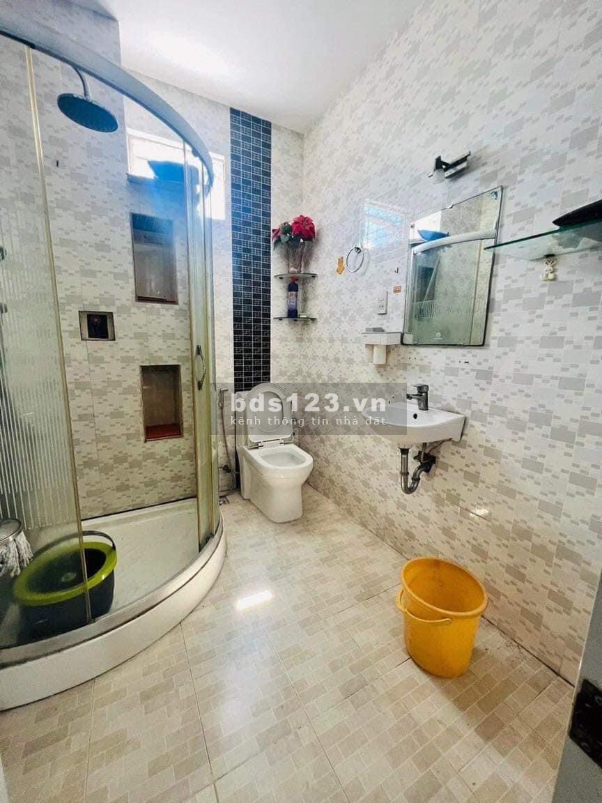 Cần bán gấp nhà Nguyễn Triệu Luật, quận Bình Tân 36M2, 3 tầng, giá nhỉnh 3 tỷ