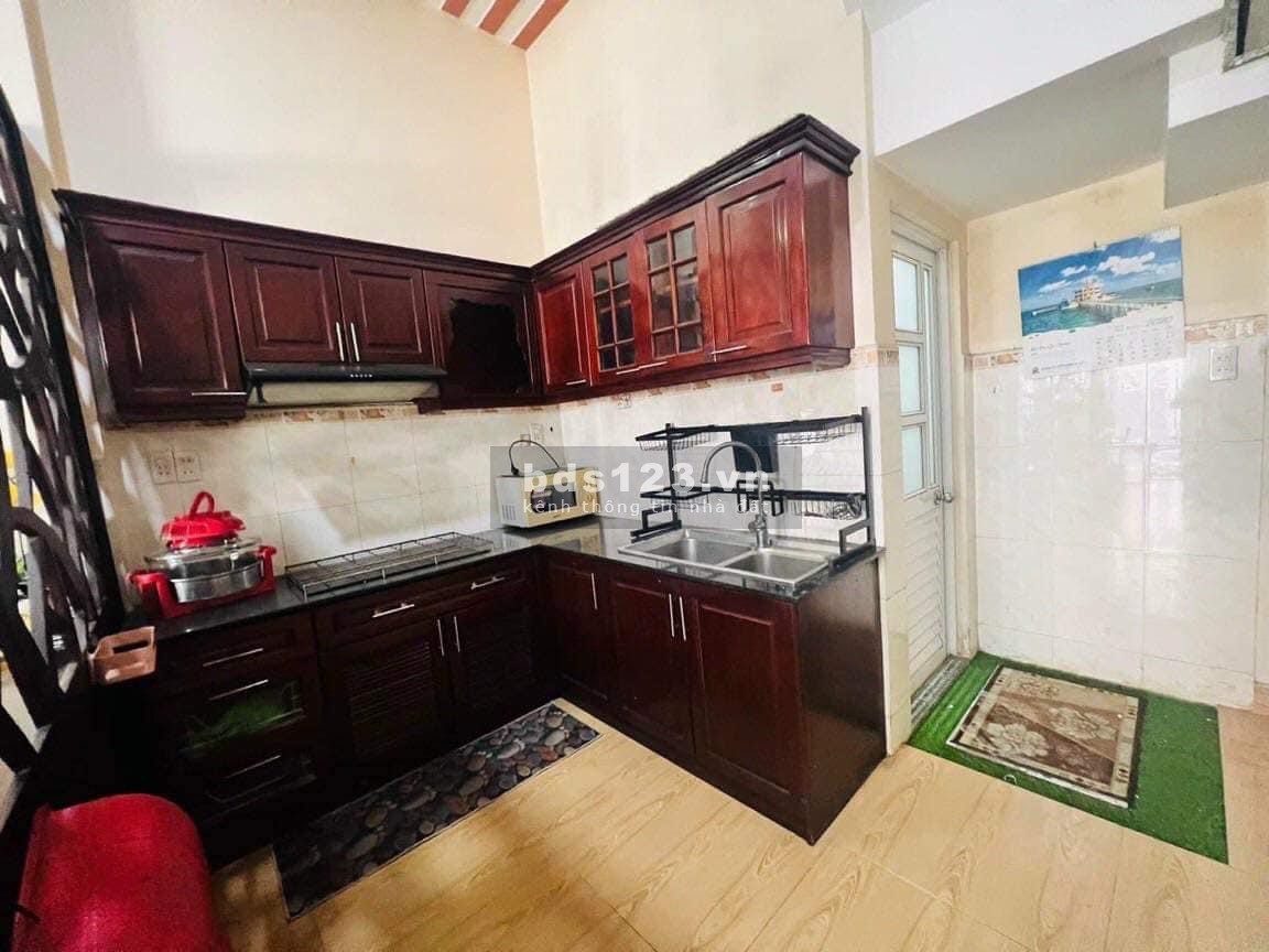 Cần bán gấp nhà Nguyễn Triệu Luật, quận Bình Tân 36M2, 3 tầng, giá nhỉnh 3 tỷ