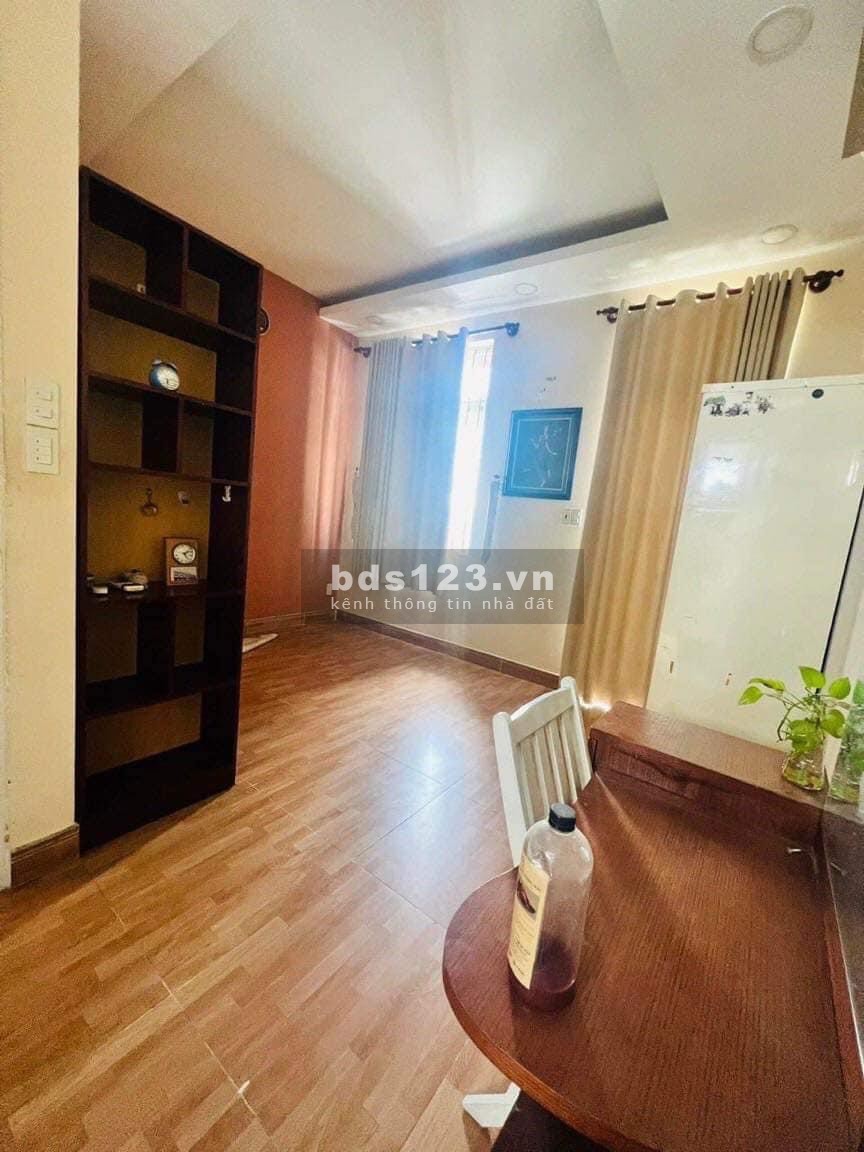 Cần bán gấp nhà Nguyễn Triệu Luật, quận Bình Tân 36M2, 3 tầng, giá nhỉnh 3 tỷ