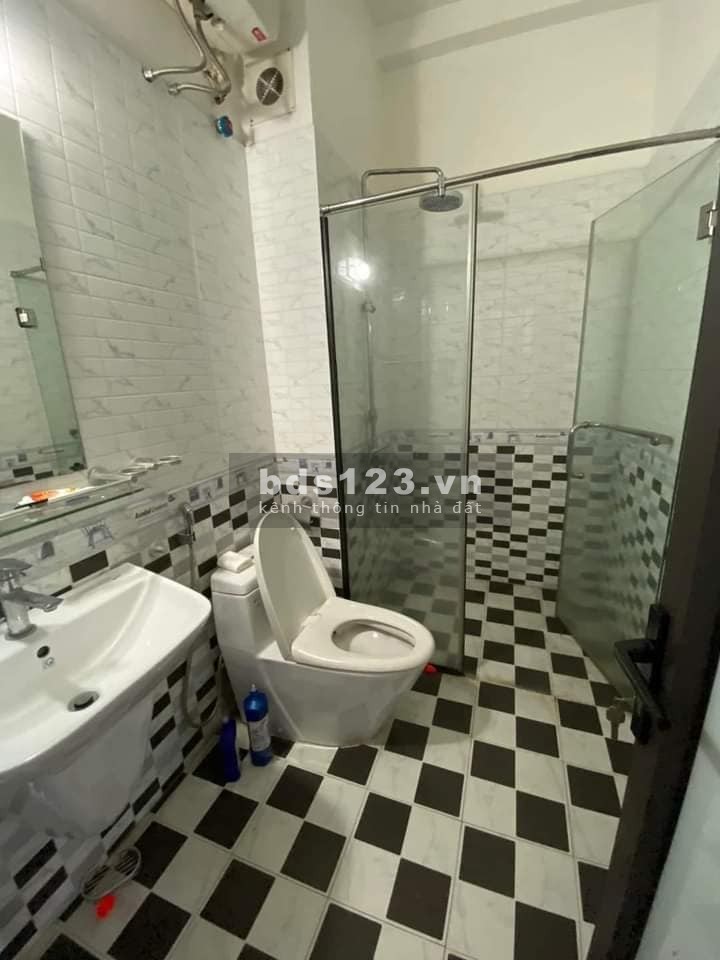 Bán nhà mới tinh luôn, Âu Cơ , 60m2 rộng thênh thang dưới 5 tỷ