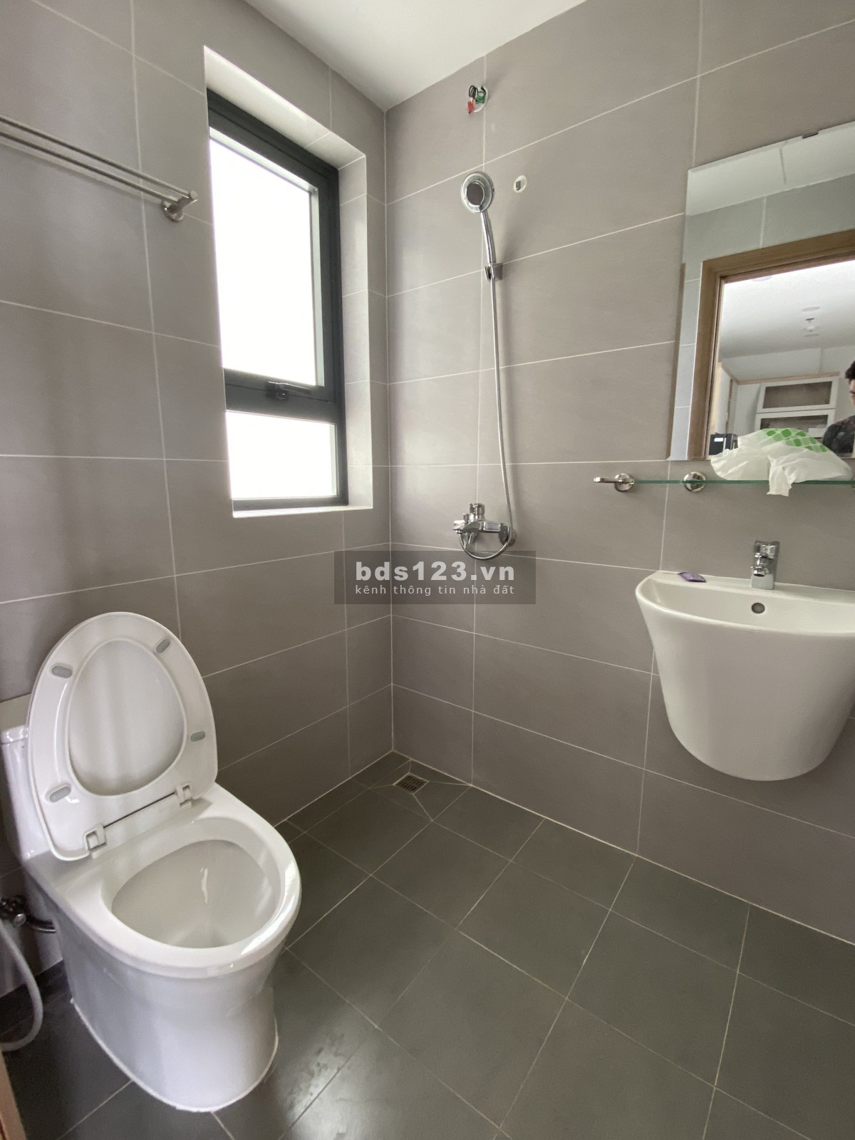 Cho thuê Bcons Plaza nội thất giá 8tr/tháng
