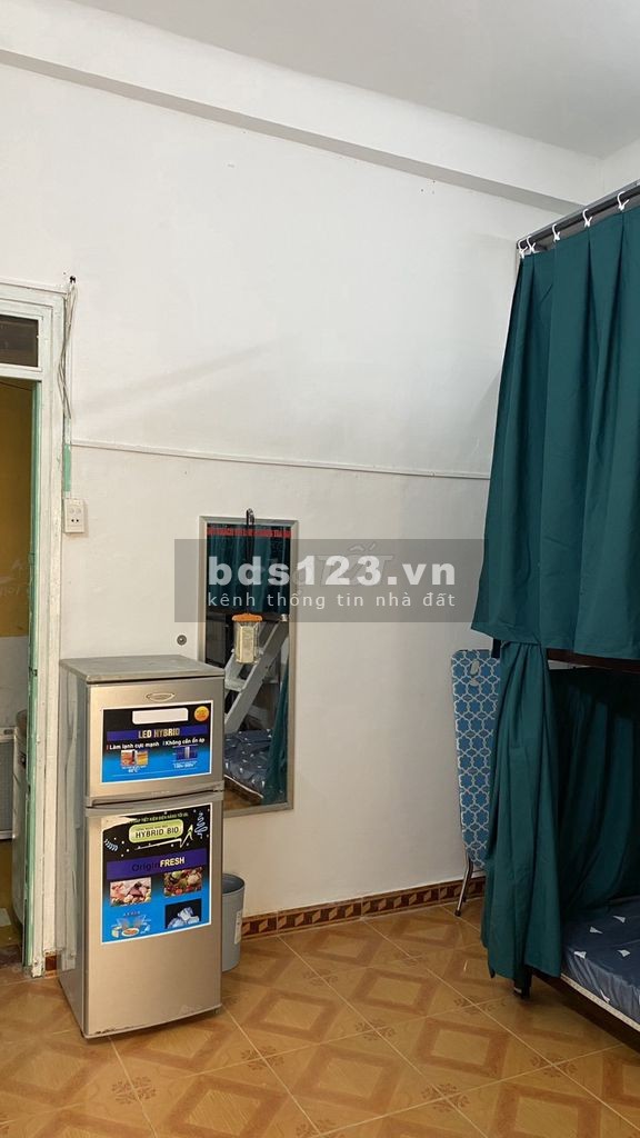 Cần bạn NỮ ở ghép Q1 giá 1tr5 điện nước nhà nước chia đều