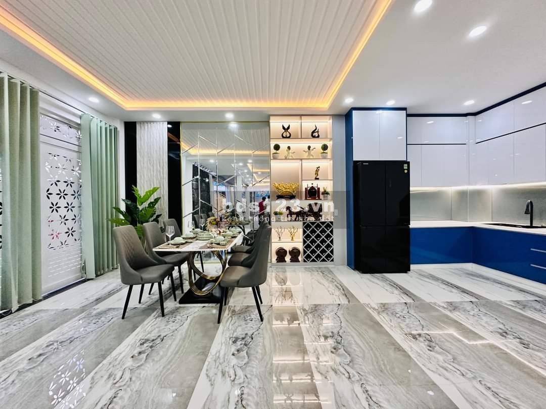 Cần bán gấp căn biệt thự 2 mặt tiền Nguyễn Văn Khối, Phường 11, Gò Vấp