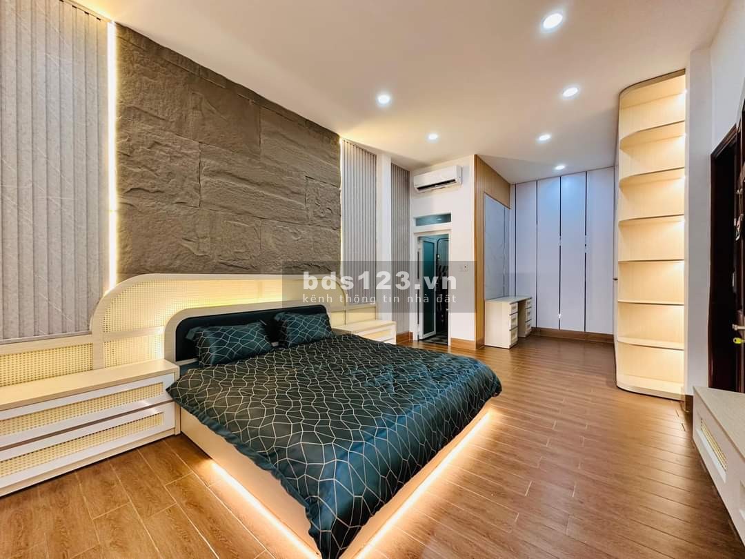 Cần bán gấp căn biệt thự 2 mặt tiền Nguyễn Văn Khối, Phường 11, Gò Vấp