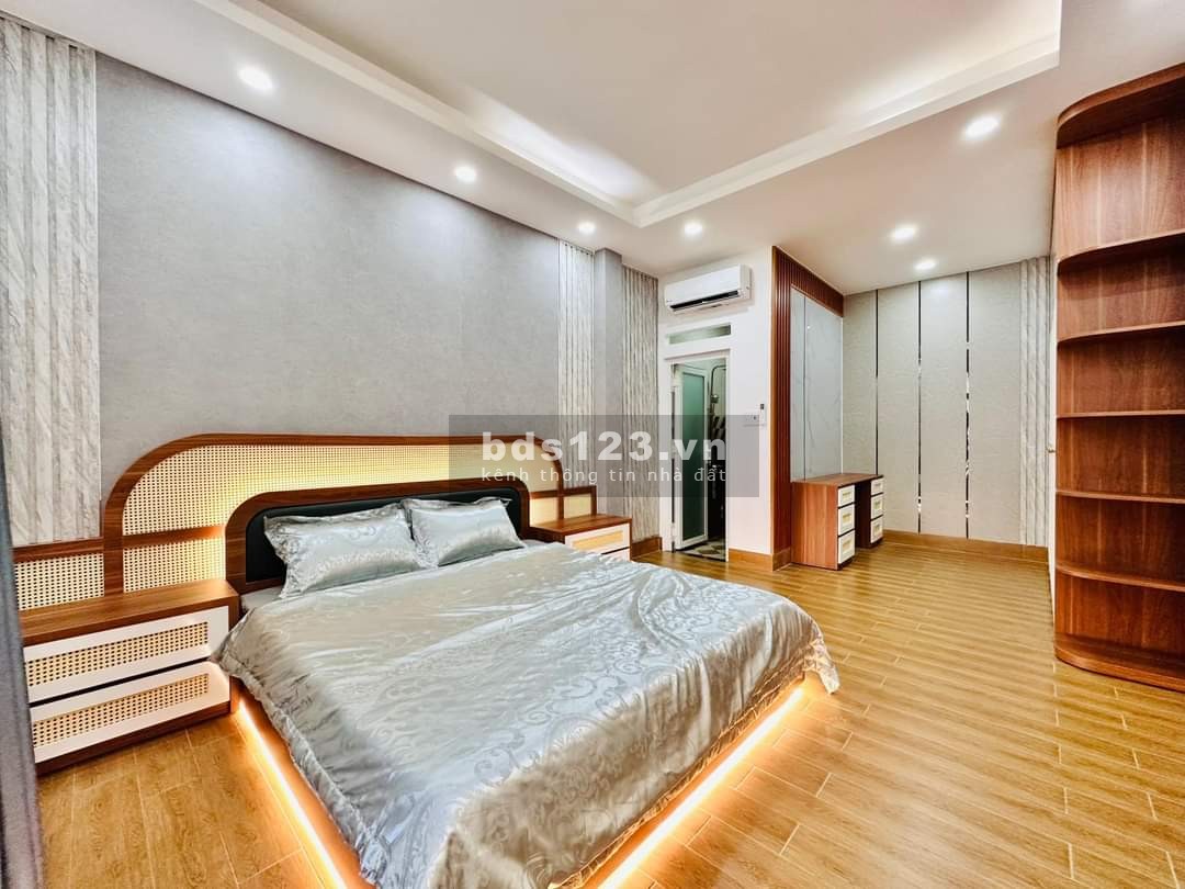 Cần bán gấp căn biệt thự 2 mặt tiền Nguyễn Văn Khối, Phường 11, Gò Vấp