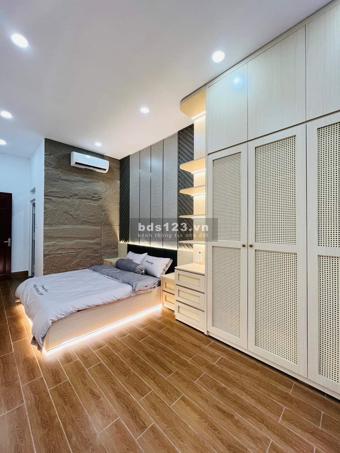 Cần bán gấp căn biệt thự 2 mặt tiền Nguyễn Văn Khối, Phường 11, Gò Vấp