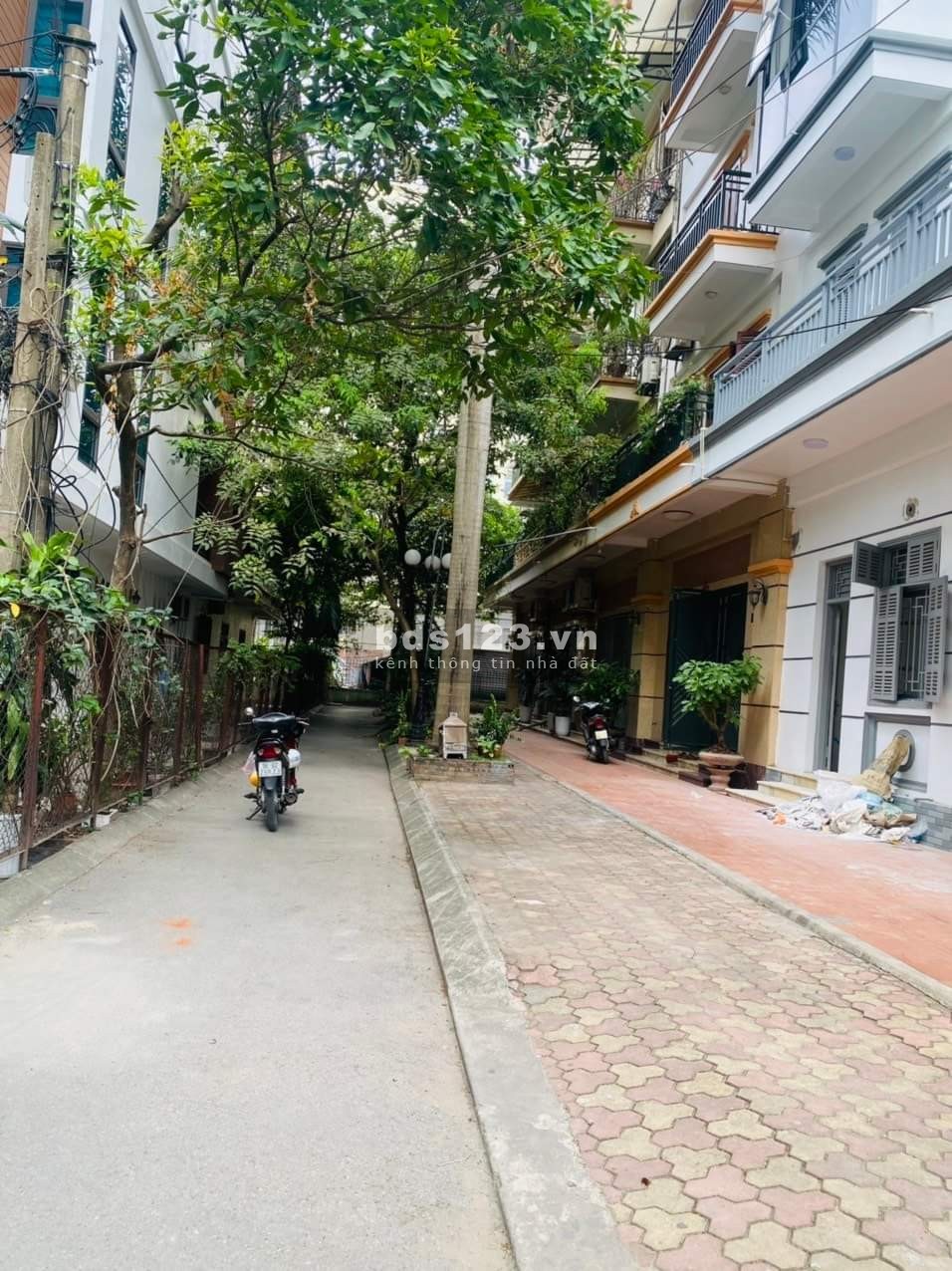 Bán nhà Trần Cung 65m2 ô tô tránh vỉa hè nhà đẹp chỉ 9.5 tỷ