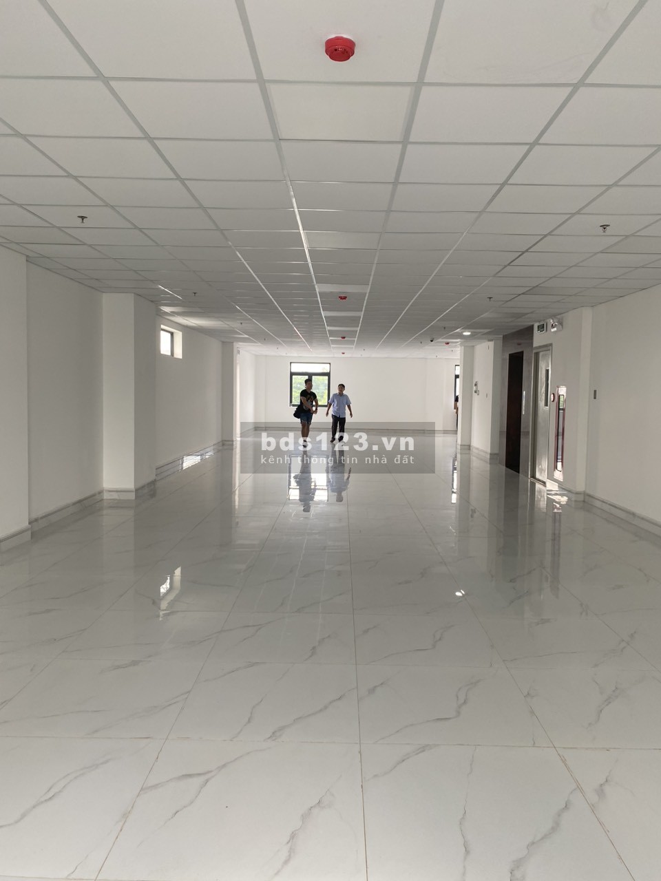 Cho thuê mặt bằng mặt tiền đường Nguyễn Xí
