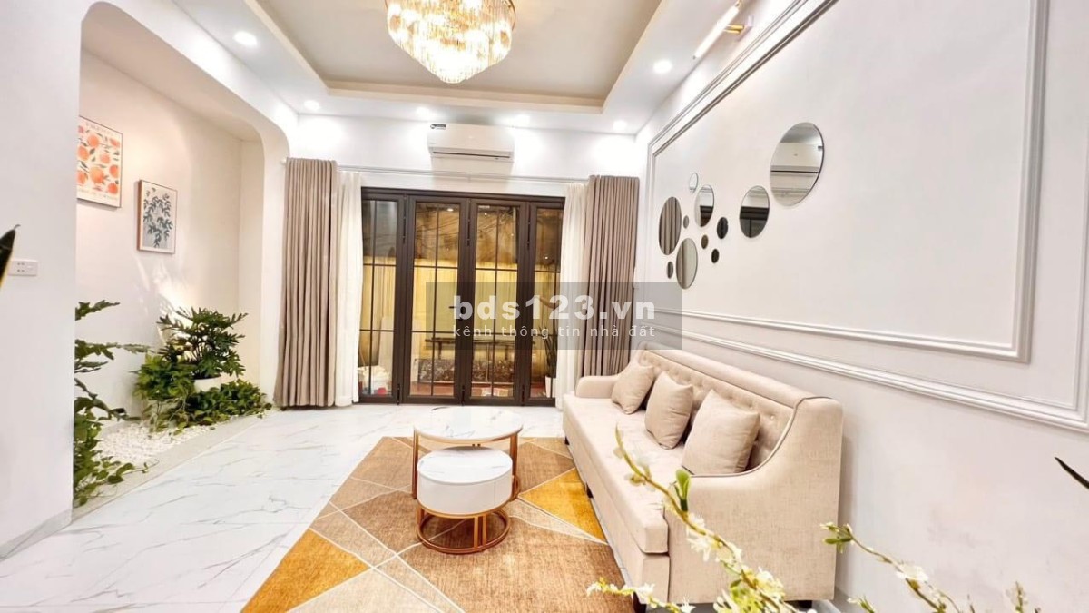 Bán nhà Khâm Thiên, Đống Đa 40m2 x 4 tầng giá chỉ 4.5 tỷ nhà đẹp lung linh - 40M ra mặt phố