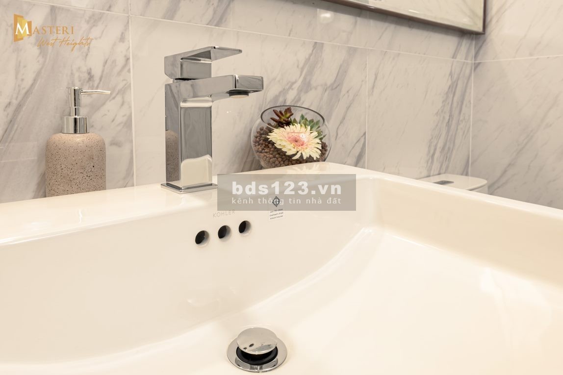 Bán căn studio view hồ, tầng trung, hướng mát giá chỉ 2,4 tỷ