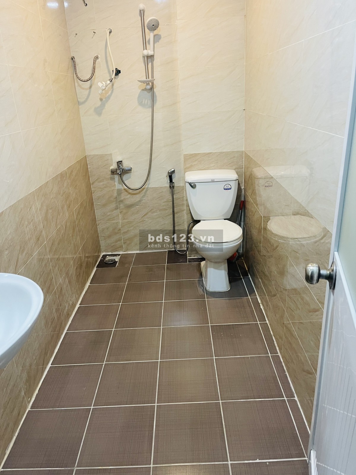 CHDV 30m2 đường Giaỉ Phóng Tân Bình có gác, cửa sổ lớn chỉ 5 triệu.