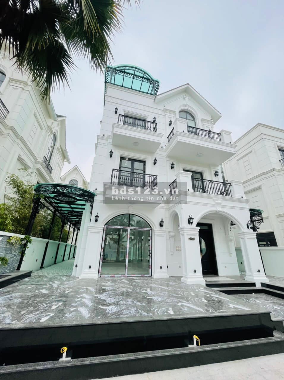 Chính chủ bán Biệt thự mặt hồ Hải Âu 01-xxx Vinhomes Ocean Park giá 6x tỷ. Liên hệ 0986812881