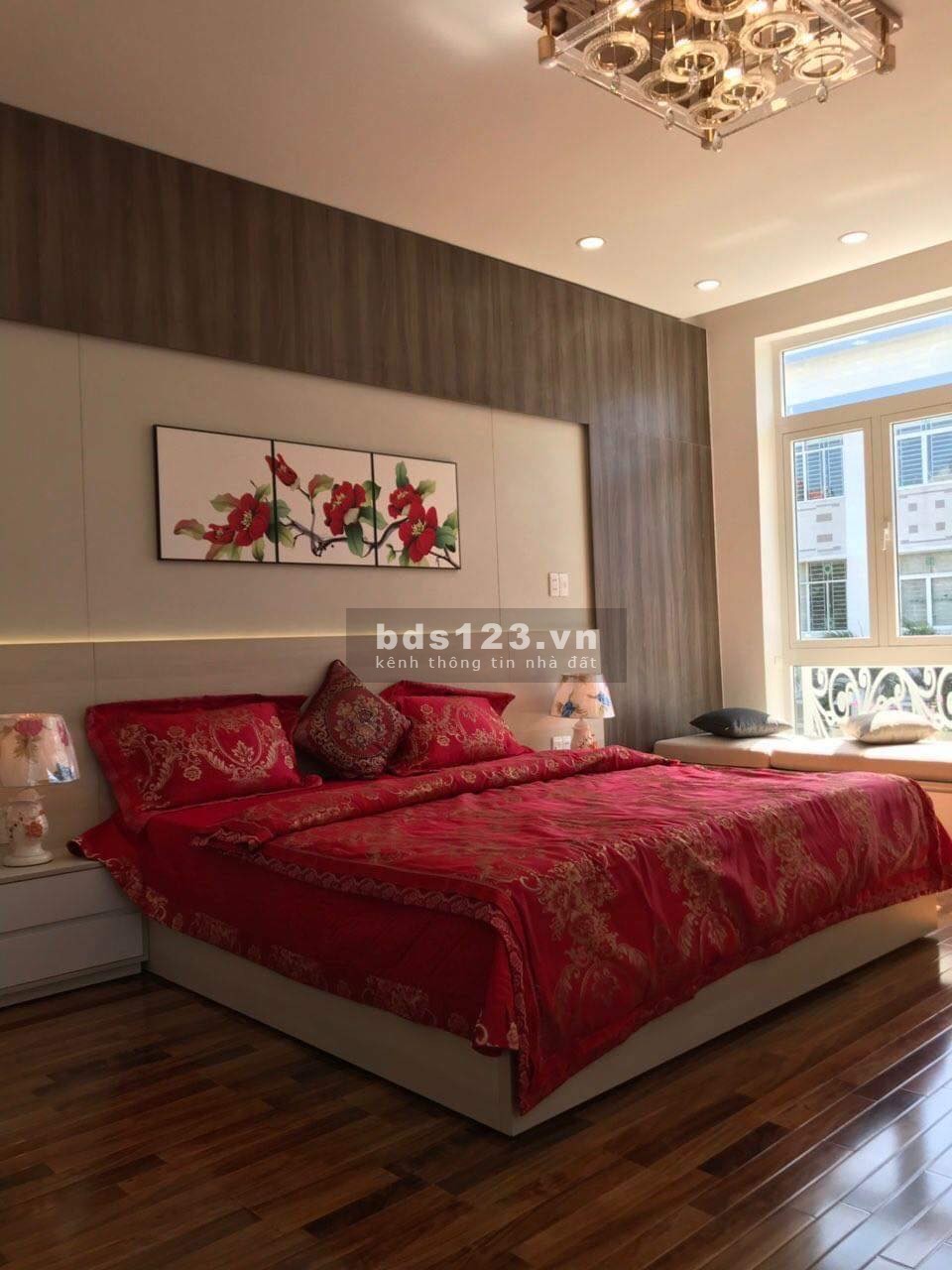 Bán nhà 4 tầng khu Nguyễn Sơn - Đường 7m5 hướng đông nam