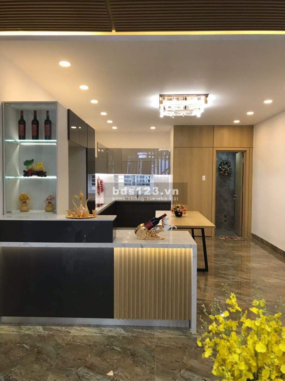 Bán nhà 4 tầng khu Nguyễn Sơn - Đường 7m5 hướng đông nam