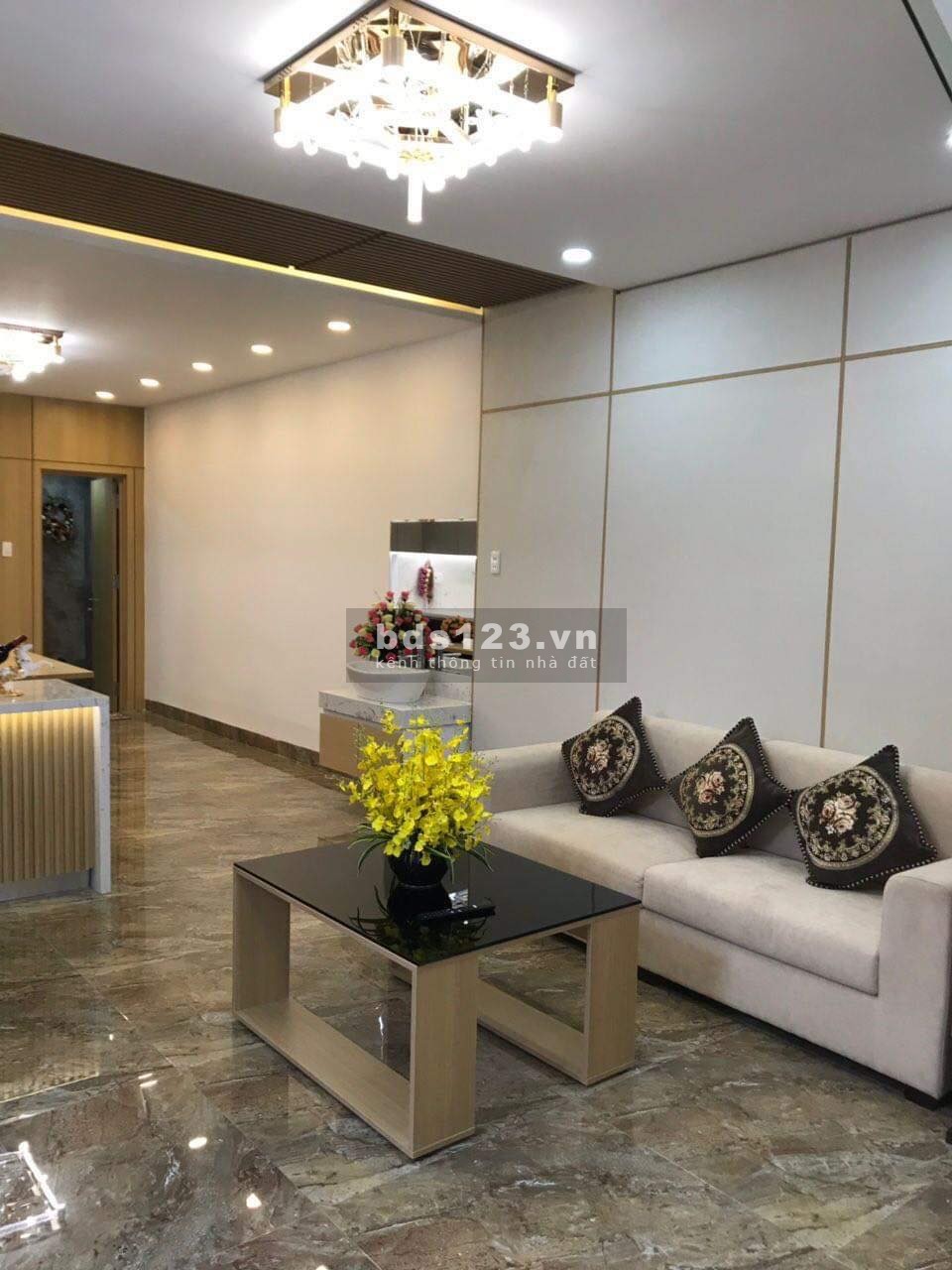 Bán nhà 4 tầng khu Nguyễn Sơn - Đường 7m5 hướng đông nam