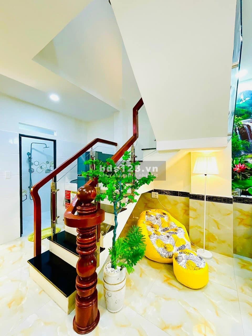 Nhà đẹp siêu đẹp,3/2, Phường 12, Q10, gần Vạn Hanh Mall, DT 50m2 giá 4 tỷ Lh 0901386173