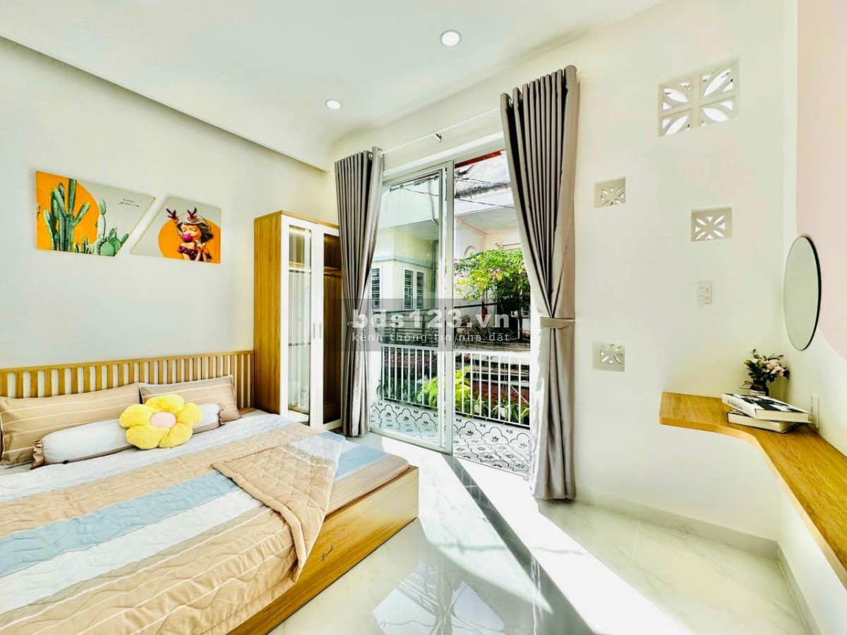 Cần bán nhà Hẻm xe hơi Đường Phan Huy Ích giá nhỉnh 3 tỷ.
