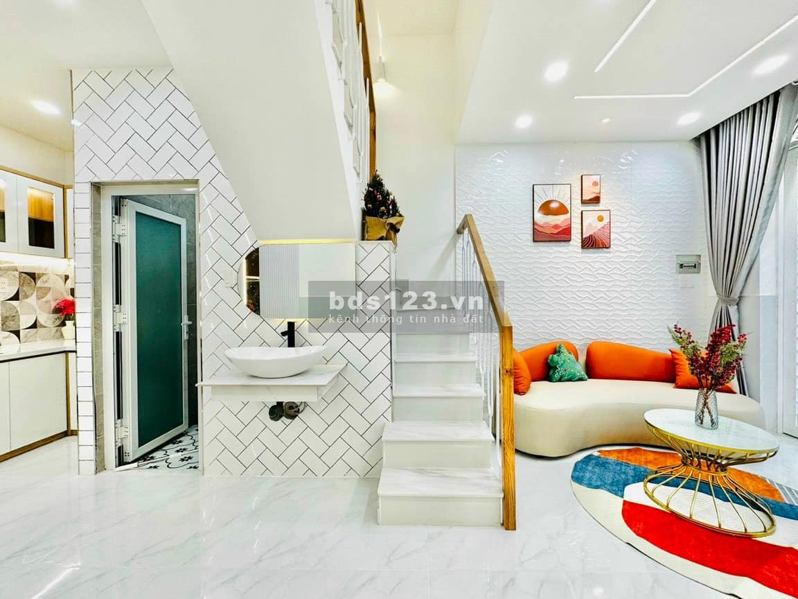 Cần bán nhà Hẻm xe hơi Đường Phan Huy Ích giá nhỉnh 3 tỷ.