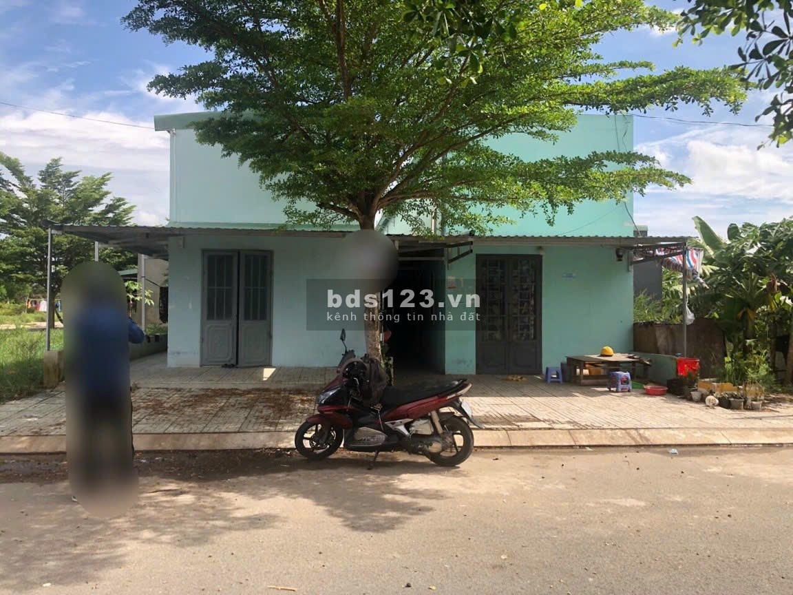 Bán gấp dãy trọ 6 phòng Long An đường nhựa 14m lòng khu công nghiệp.