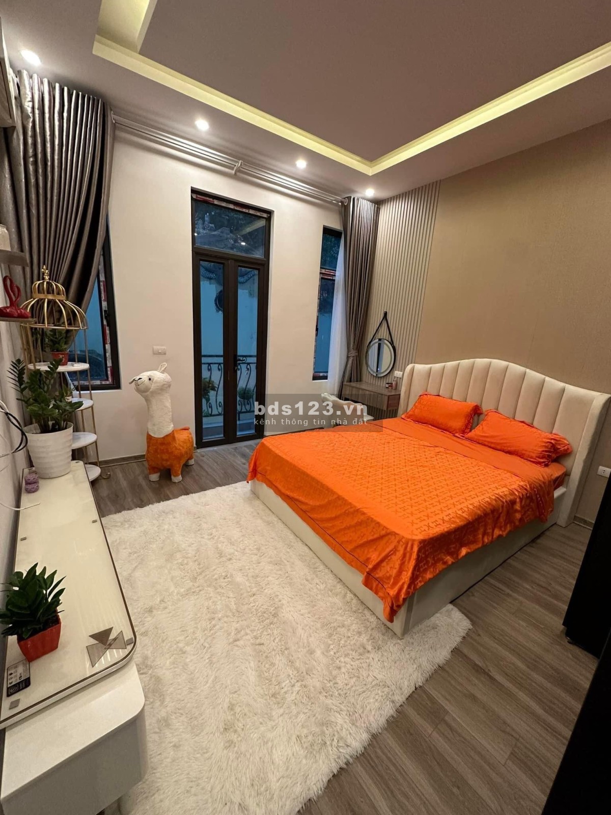 Bán nhà đẹp Phương Mai – Đống Đa, ngõ cực rộng, ô tô đỗ - sổ đỏ 35m2, 4 tầng, giá chỉ 5 tỷ