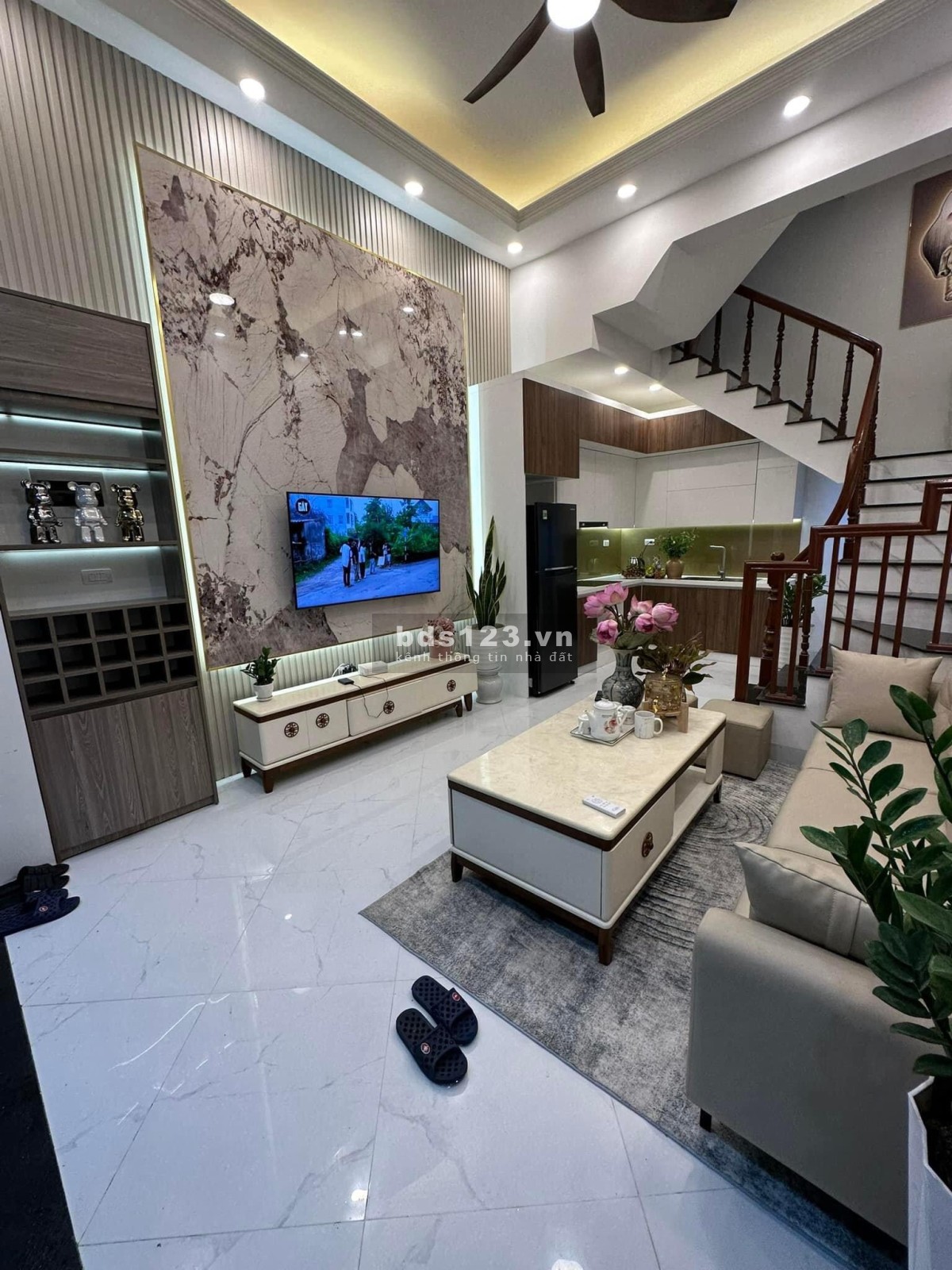 Bán nhà đẹp Phương Mai – Đống Đa, ngõ cực rộng, ô tô đỗ - sổ đỏ 35m2, 4 tầng, giá chỉ 5 tỷ