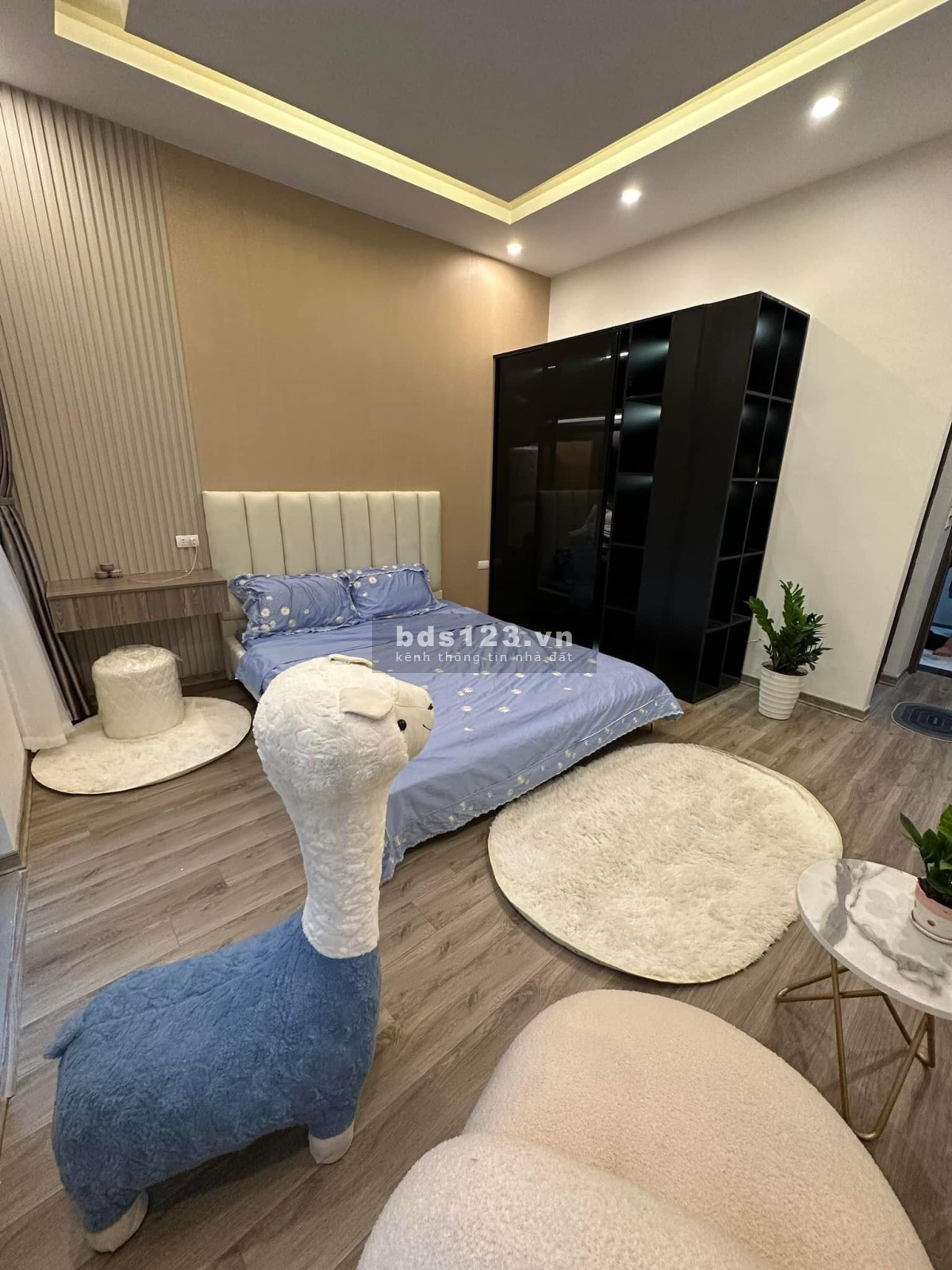 Bán nhà đẹp Phương Mai – Đống Đa, ngõ cực rộng, ô tô đỗ - sổ đỏ 35m2, 4 tầng, giá chỉ 5 tỷ