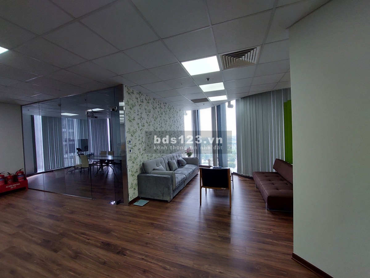 Cần cho thuê văn phòng với diện tích 171m2 tại tòa TechnoPark nhìn ra VinUni