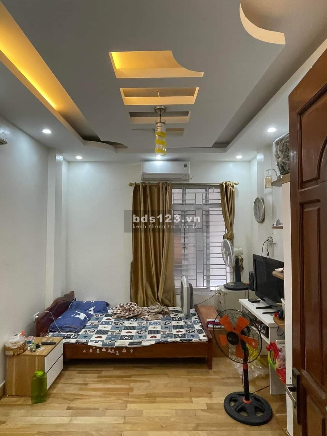 Cần bán nhà Trần Khát Chân 24m2 *4 tầng, 2.5 tỷ