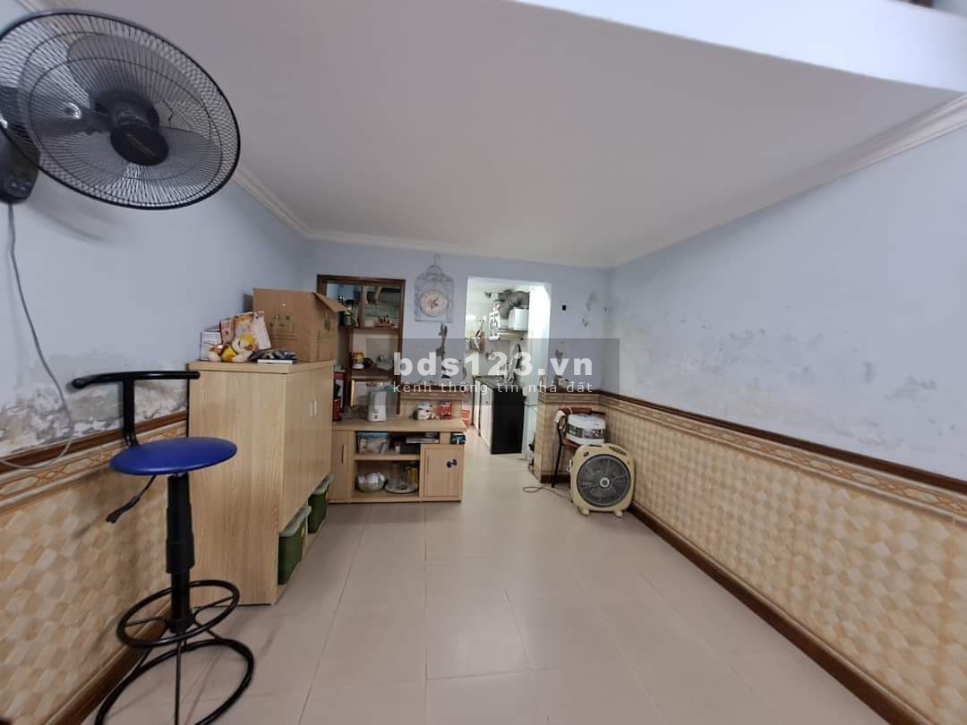 Nòng bán nhà Trung Phụng, Đống Đa, 30M2, hơn 2 tỷ, 4 tầng, dọn vào ở ngay