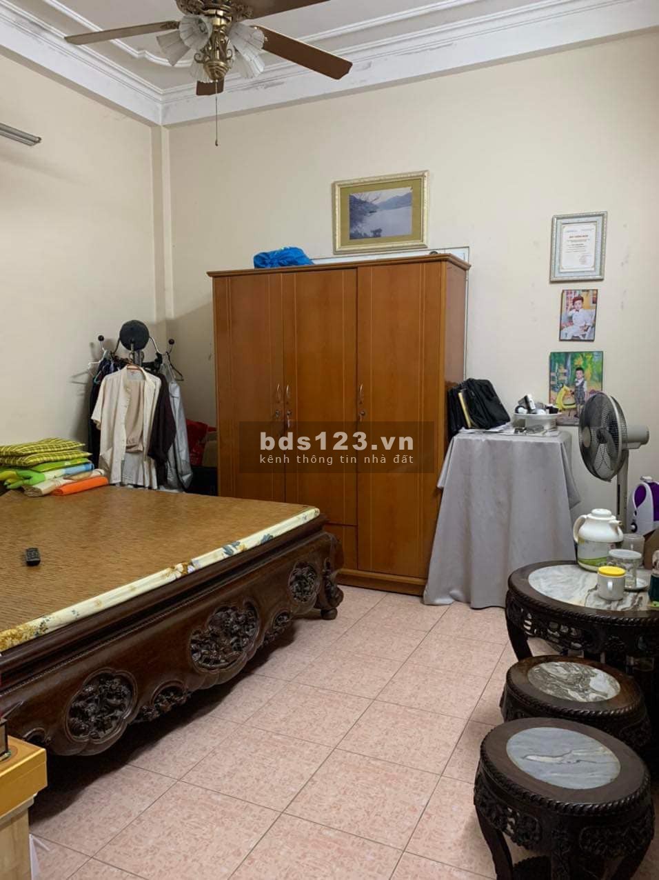 Bán nhà phố Dịch Vọng, Cầu Giấy. 55m2, 4t, Mt 4m, Ô tô vào nhà 6,3ty. Mặt ngõ thông KDoanh, Cực Hiếm