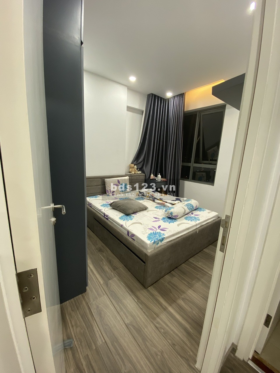 View Landmark 81! CHo thuê căn hộ Masteri Thảo Điền cực đẹp 98M2 3PN full NT 28tr