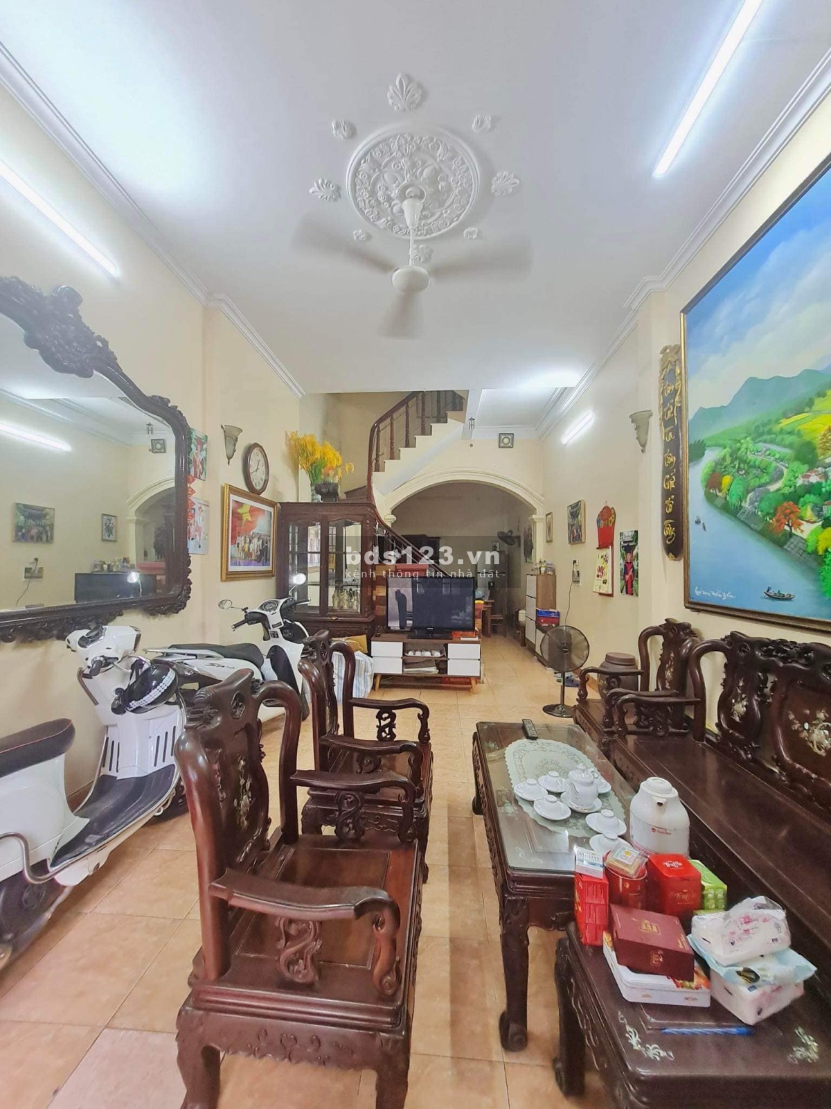 Bán nhà phố Dịch Vọng, Cầu Giấy. 55m2, 4t, Mt 4m, Ô tô vào nhà 6,3ty. Mặt ngõ thông KDoanh, Cực Hiếm