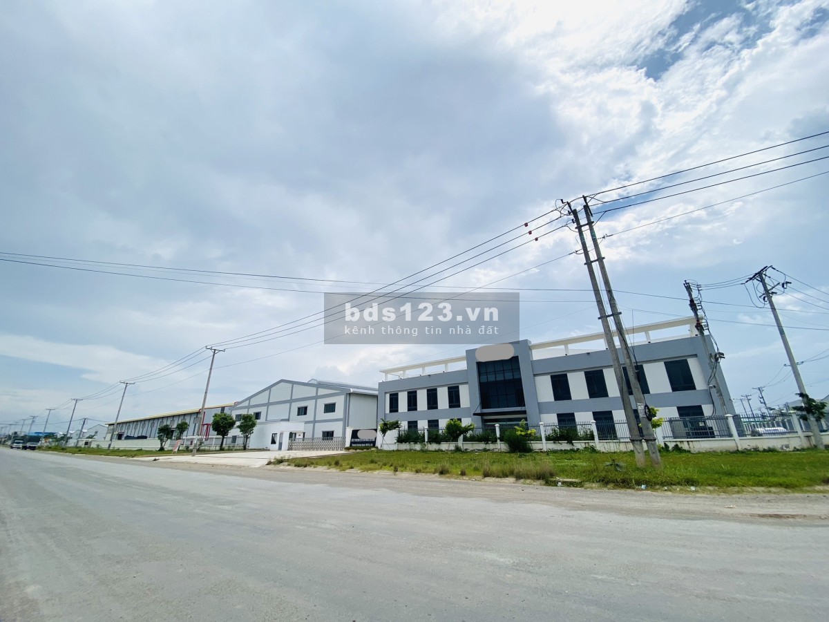 Bán xưởng mới xây KCN Hải Sơn lô góc mặt tiền trục chính gần 12,000m2 Lh 0813123205