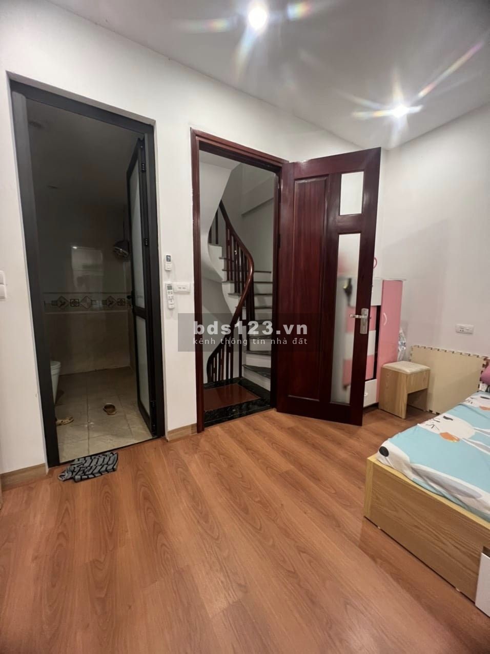Sổ nở hậu - Nhà đẹp giá ngon - Trung tâm chợ Đồng Đinh - Thạch Bàn - Tiện ích đầy đủ