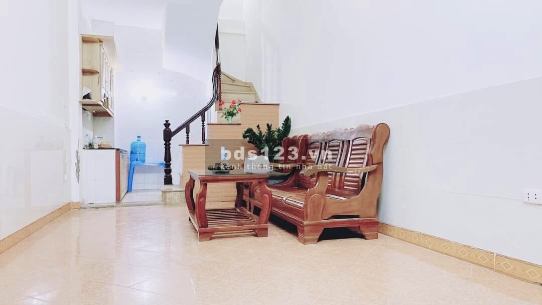 (Giá tốt ) Bán nhà Cầu Giấy – 5 tầng 30 m2 - Nhỉnh 3 tỷ cực hiếm - Nhà đẹp ở luôn