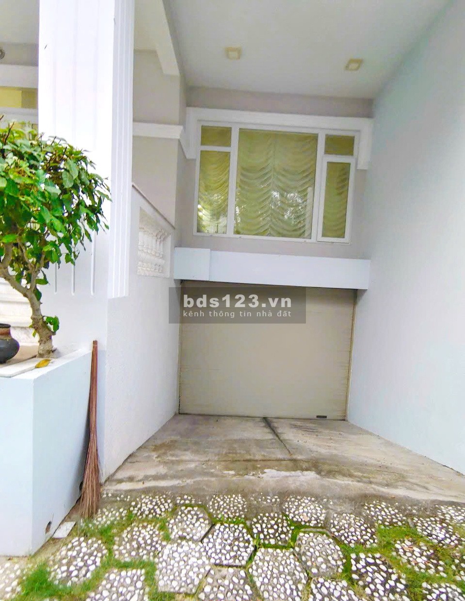 Chính chủ bán gấp biệt thự cao cấp 3 lầu có hầm mặt tiền KDC Kim Sơn, Q7