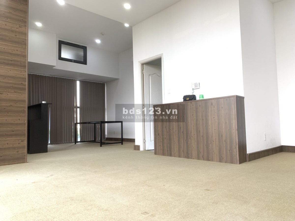 Trống sẵn văn phòng 52M2 cần cho thuê The Sun Avenue