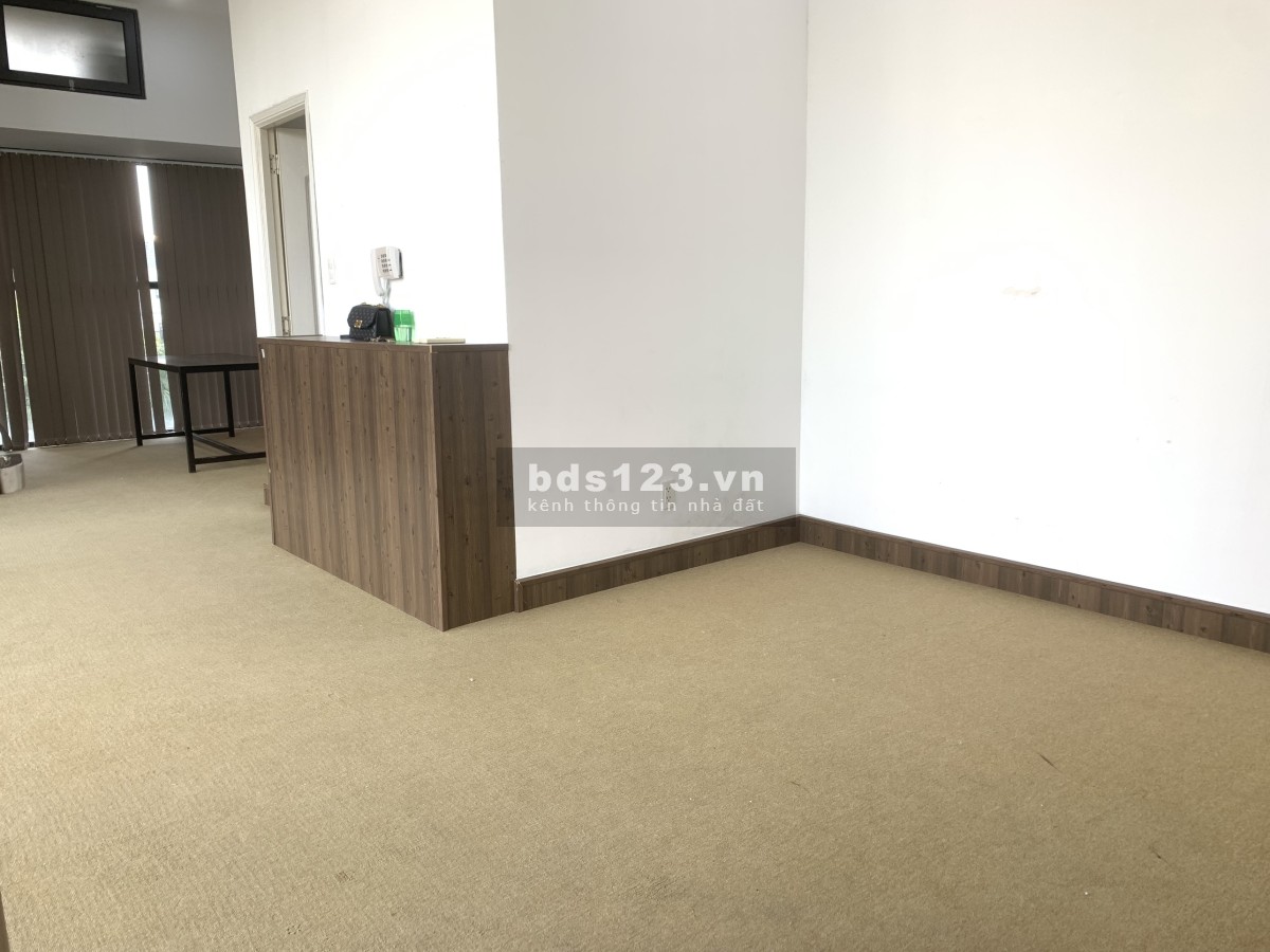 Trống sẵn văn phòng 52M2 cần cho thuê The Sun Avenue