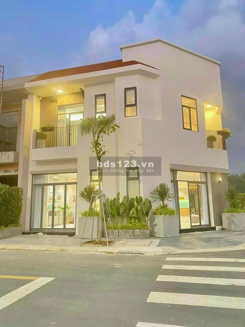 Khu nhà ở khép kín giá chỉ 580 triệu ngay chợ VSIP2