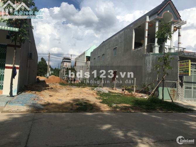 Chính chủ bán gấp lô đất mt quốc lộ 13, tt Lai Uyên Bàu Bàng đất full thổ cư dân cư đông