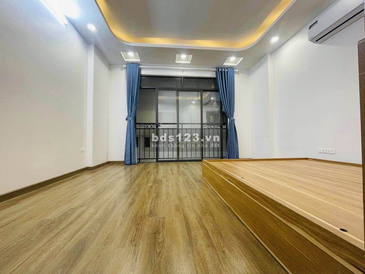 Bán nhà Kim Mã 5 tầng - 36 m2 – 4,3 tỷ siêu hời - Full nội thất - Xách vali ở ngay