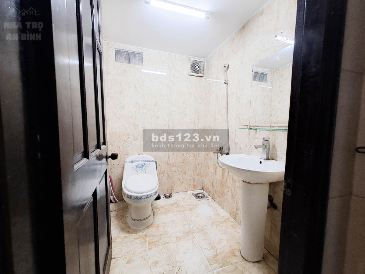 Mặt tiền kinh doanh có gác lửng ngay mặt tiền Quốc lộ 22…
