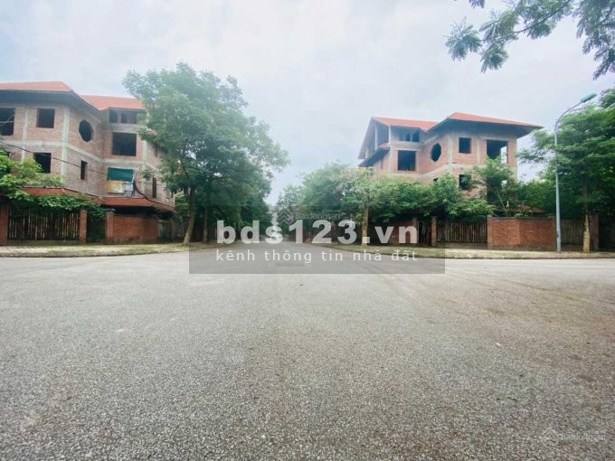Cần chuyển nhượng gấp biệt thự khu ĐT Quang Minh - View vườn hoa trung tâm