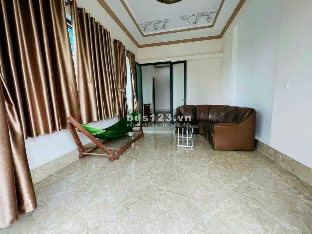 Chủ cần ra bán gấp nhà mặt tiền đường 15m Bình Dương 4,9 tỷ