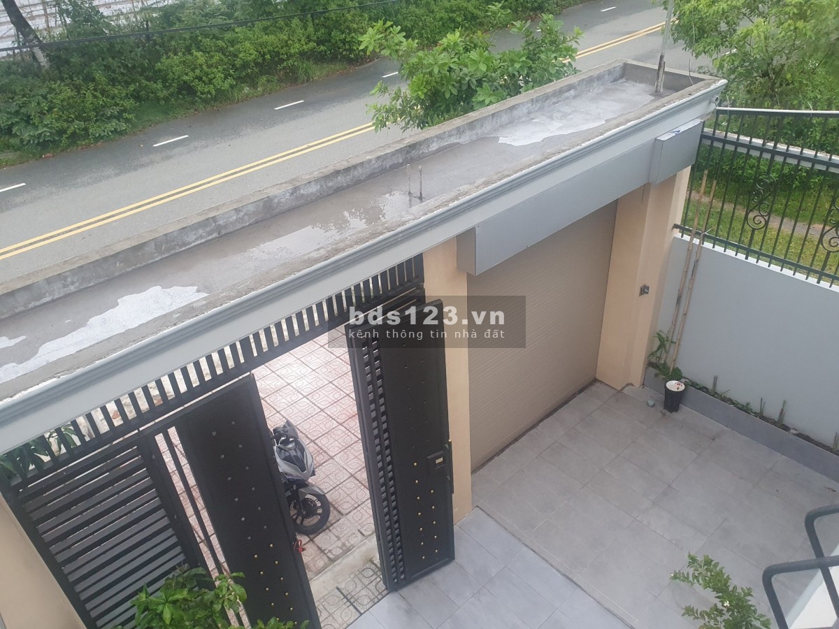 Chủ cần ra bán gấp nhà mặt tiền đường 15m Bình Dương 4,9 tỷ