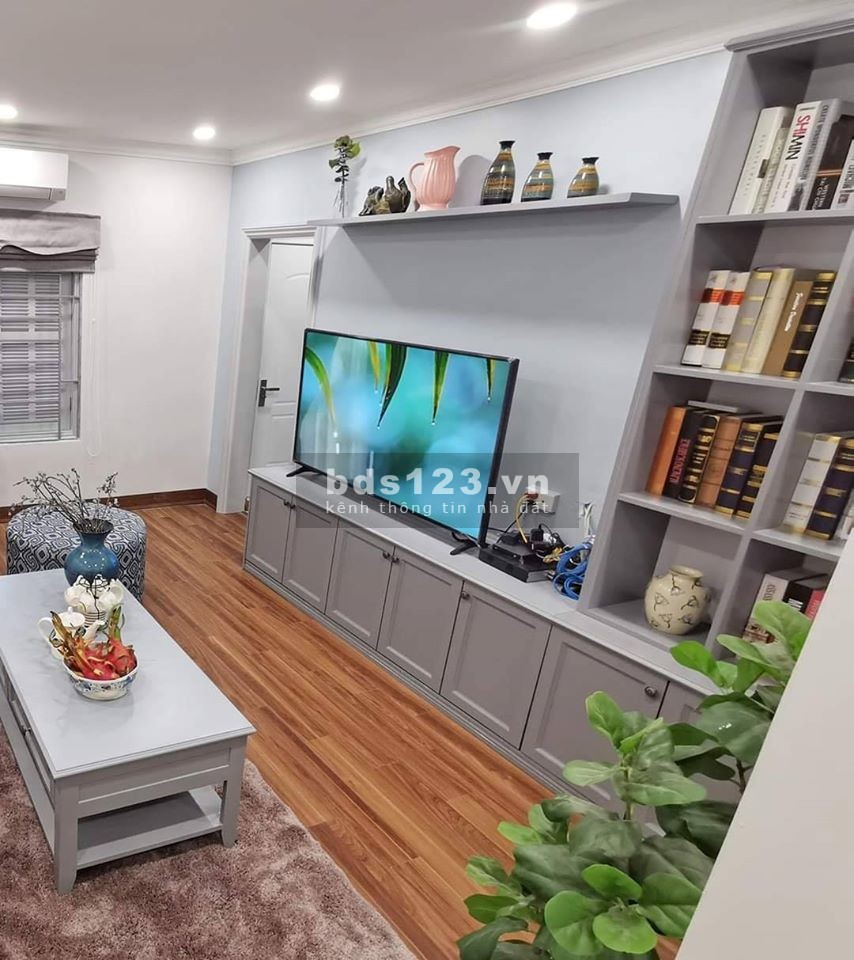 Chính chủ bán căn hộ tập thể tầng 1 khu C13A, tập thể Kim Liên, quận Đống Đa, Hà Nội, Ô tô vào nhà
